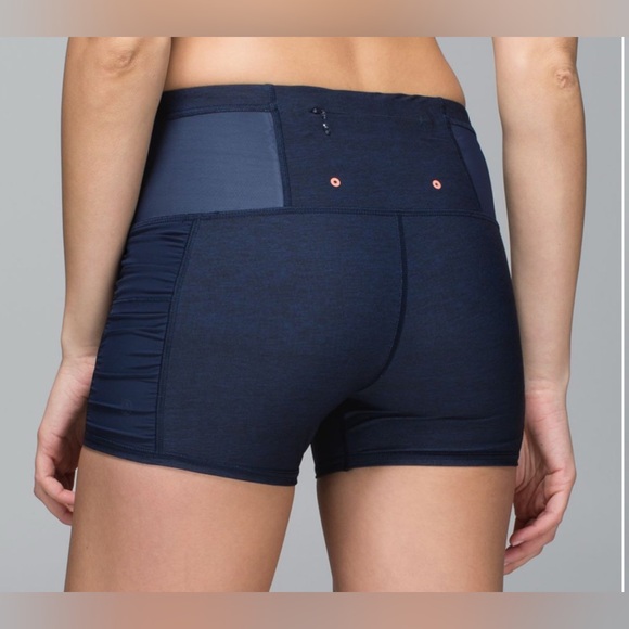 Lululemon Water: Sea-Me Run Tight Shorts, Size 4 - Picture 1 of 13